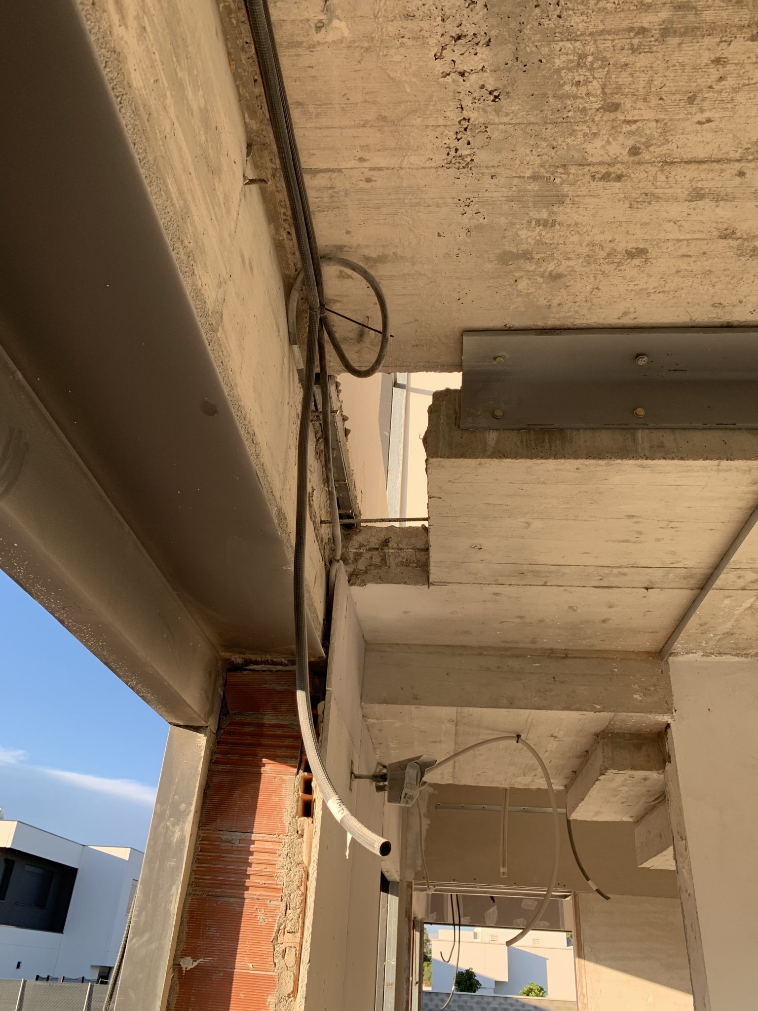 Junio 2020: Colocando suelos y falsos techos – TrideaProjects