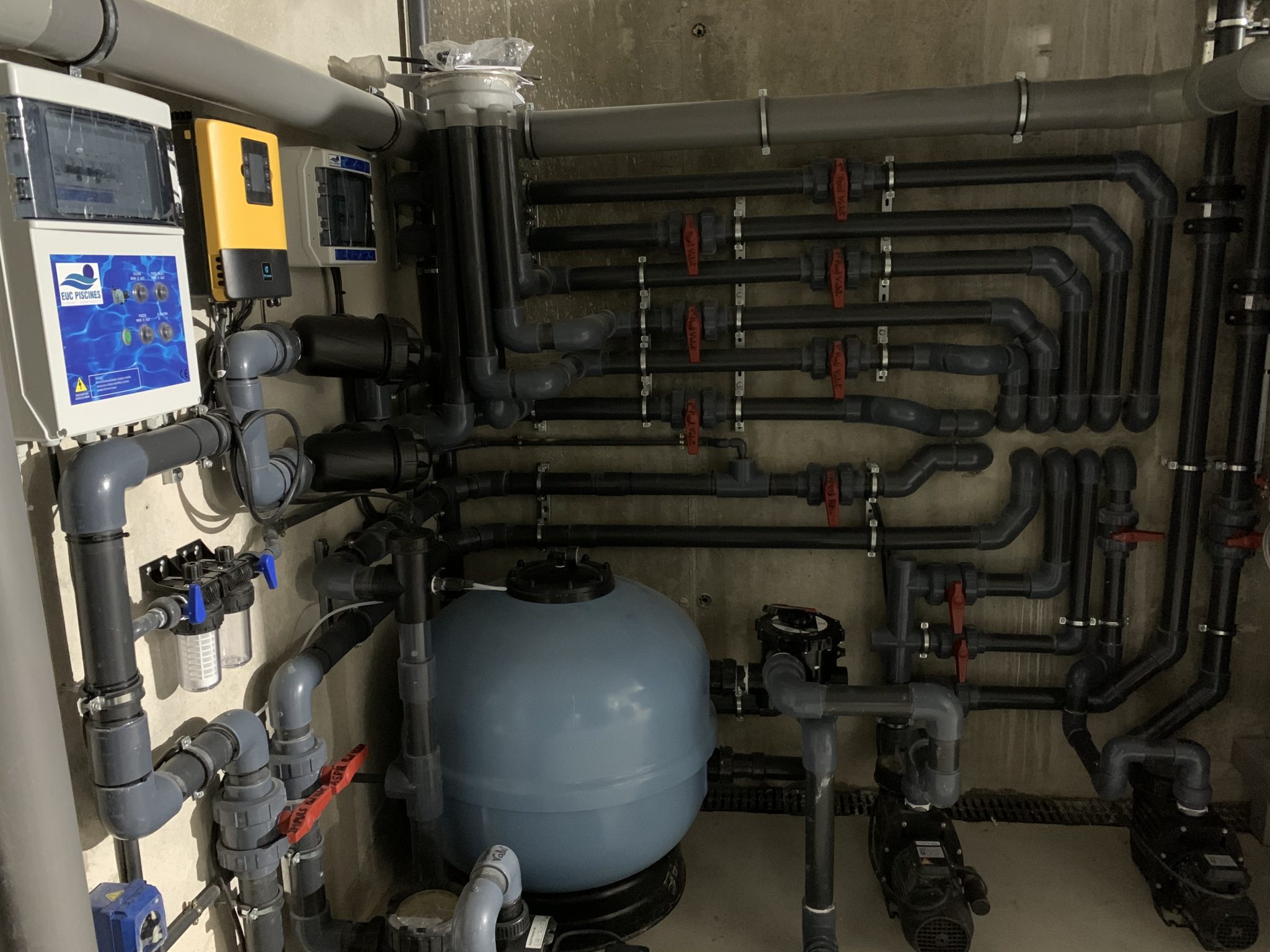 Noviembre 2020: trabajos en fachada, persianas, coronación, remates… y